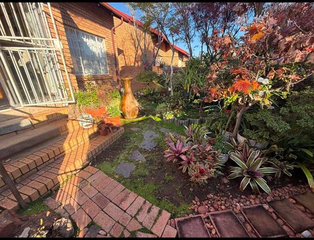 2 BEDROOM TOWNHOUSE FOR SALE IN THE REEDS